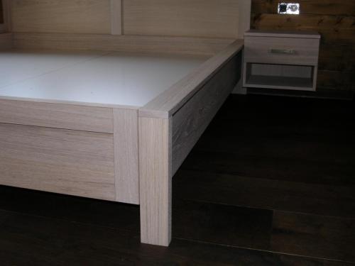 Spálňa - dubové postele a nábytok, bielený dub